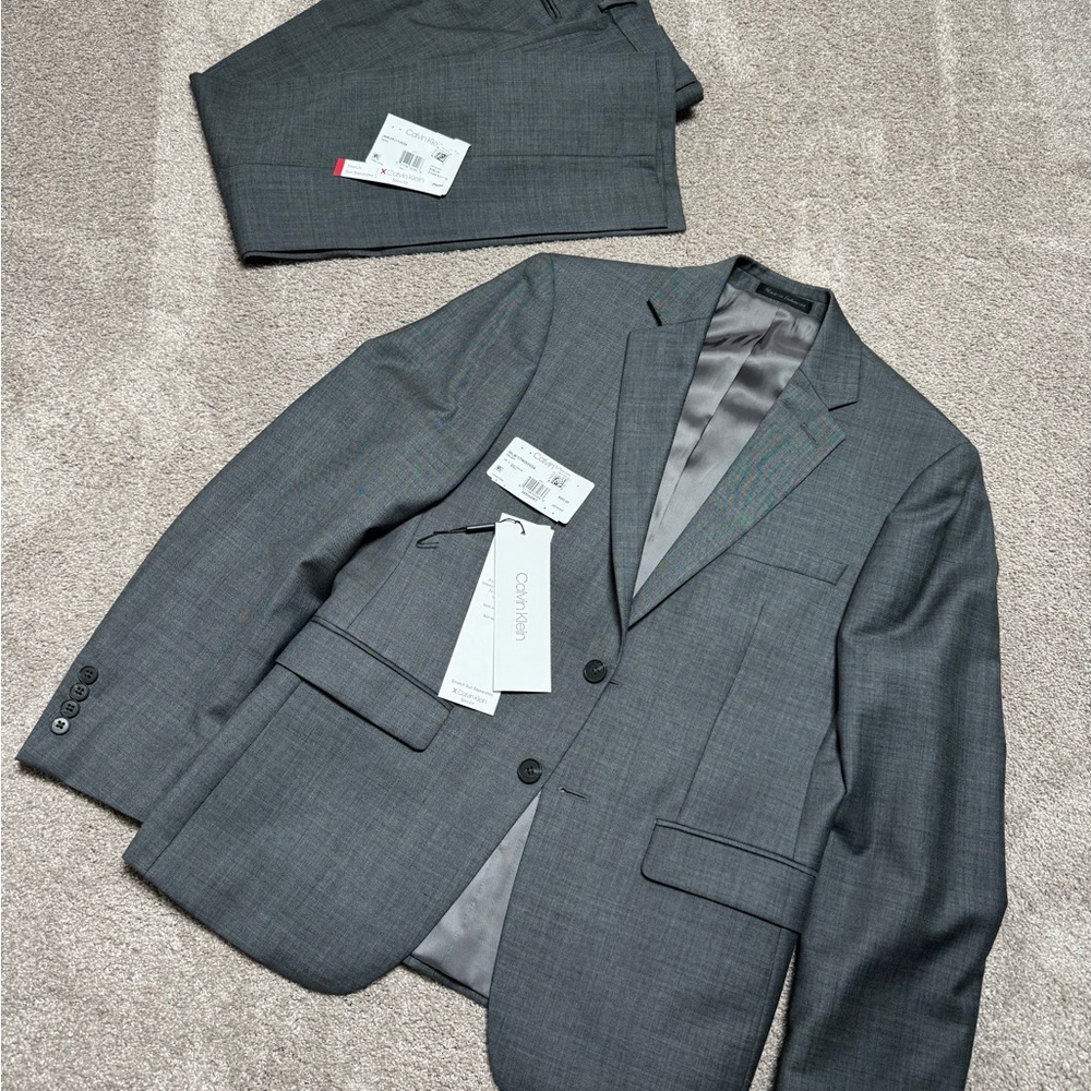 Calvin Klein Men's Gray 100% Wool Suit prom wedding special event 38 short 30w